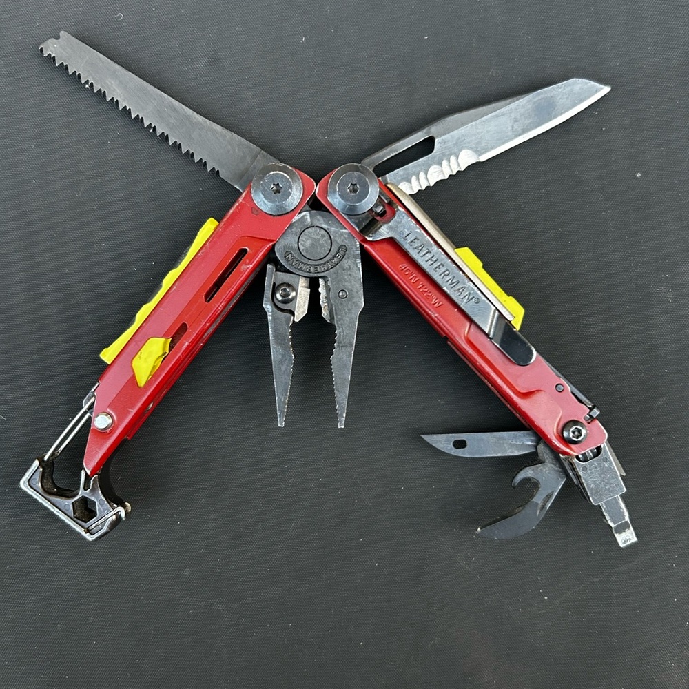 Red Leatherman “signal” Multi-Tool